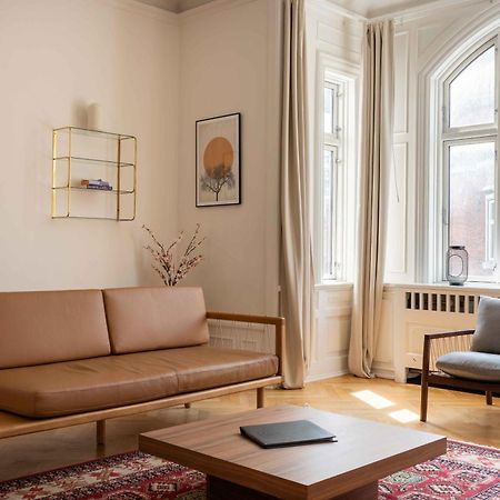 Lovely 3Br Manor Apartment 5 Min From Tivoli Gardens コペンハーゲン エクステリア 写真