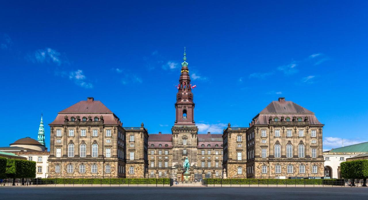 Lovely 3Br Manor Apartment 5 Min From Tivoli Gardens コペンハーゲン エクステリア 写真