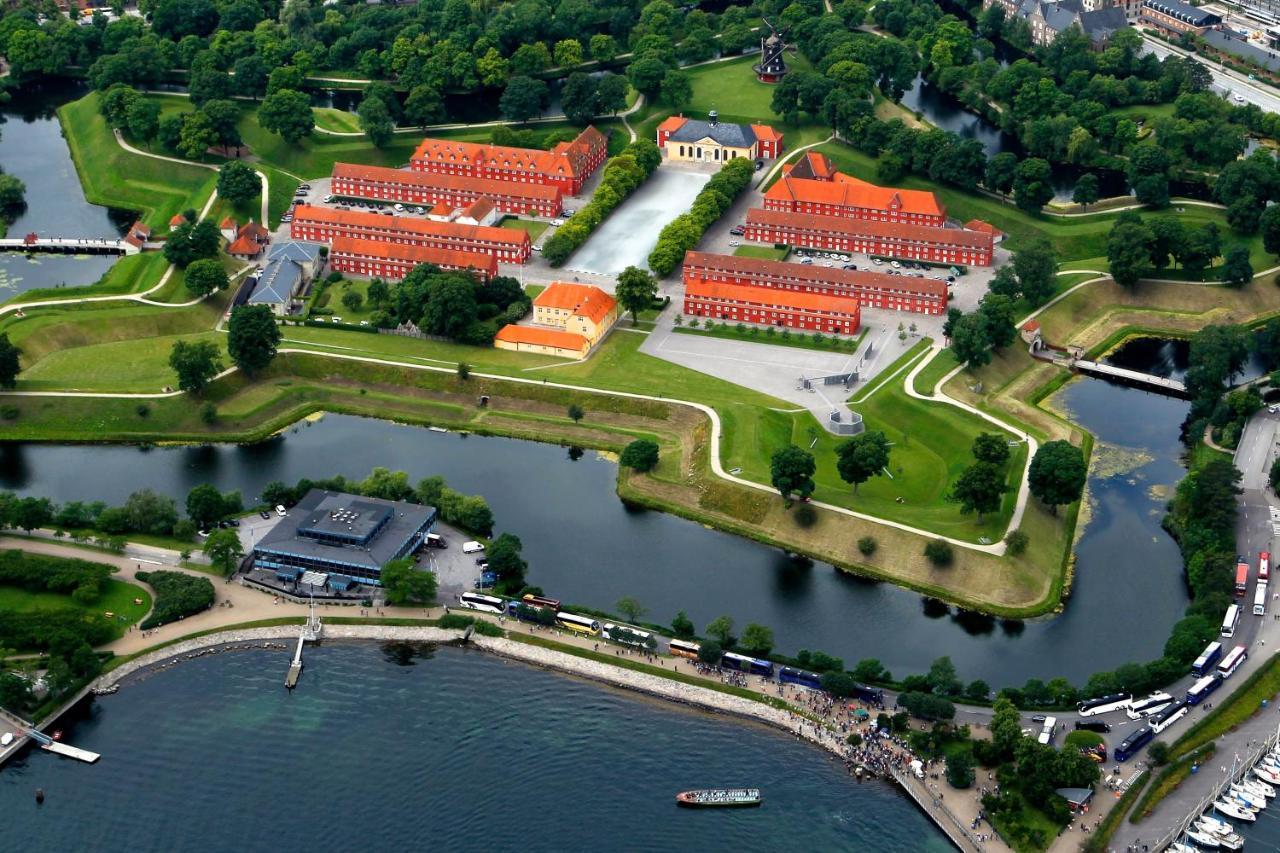 Lovely 3Br Manor Apartment 5 Min From Tivoli Gardens コペンハーゲン エクステリア 写真