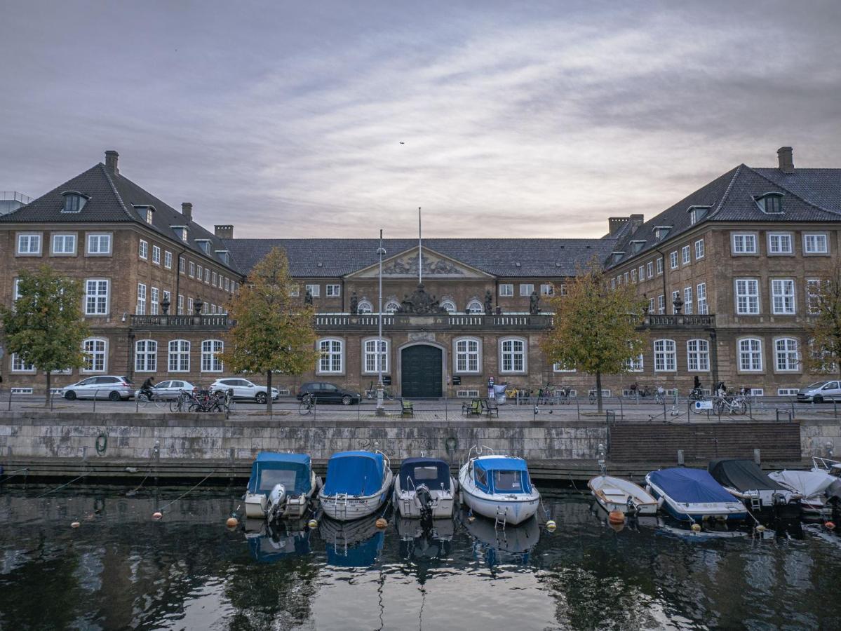 Lovely 3Br Manor Apartment 5 Min From Tivoli Gardens コペンハーゲン エクステリア 写真