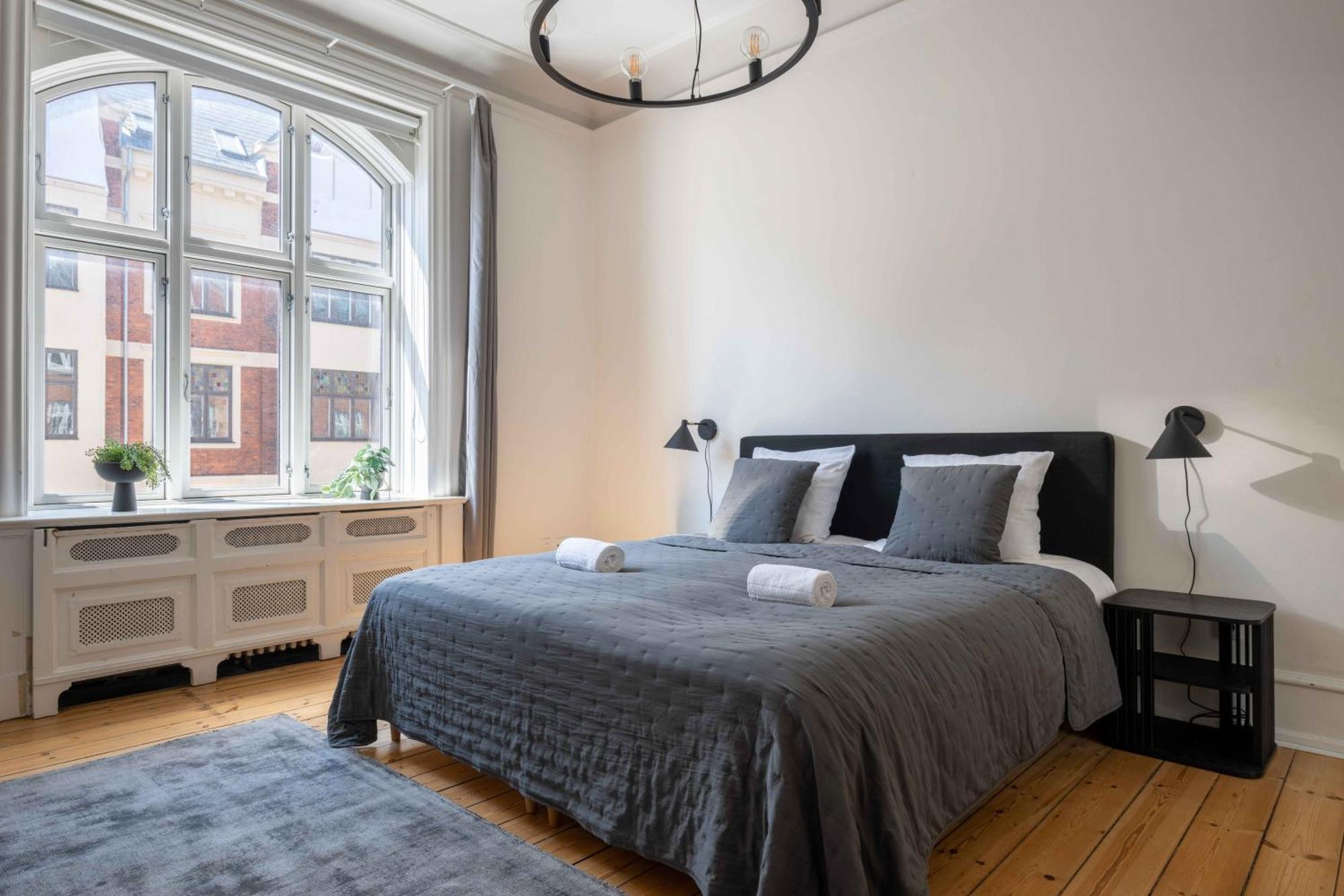 Lovely 3Br Manor Apartment 5 Min From Tivoli Gardens コペンハーゲン エクステリア 写真